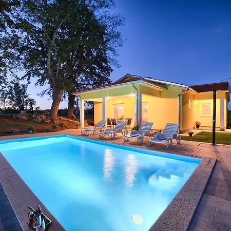 펜션 Mit Privatpool Fuer 6 Personen Ca 100 Qm In Divsici, Istrien Suedkueste Von Istrien Marčana
