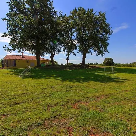 Holiday home Mit Privatpool Fuer 6 Personen Ca 100 Qm In Divsici, Istrien Suedkueste Von Istrien *