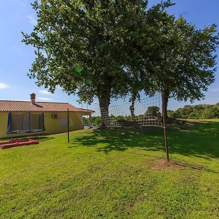 Mit Privatpool Fuer 6 Personen Ca 100 Qm In Divsici, Istrien Suedkueste Von Istrien Holiday home *